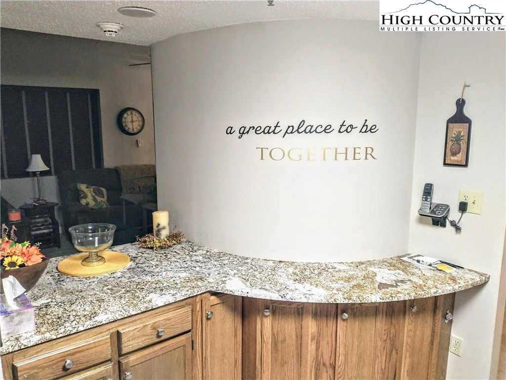 Image number 1 for the current listing