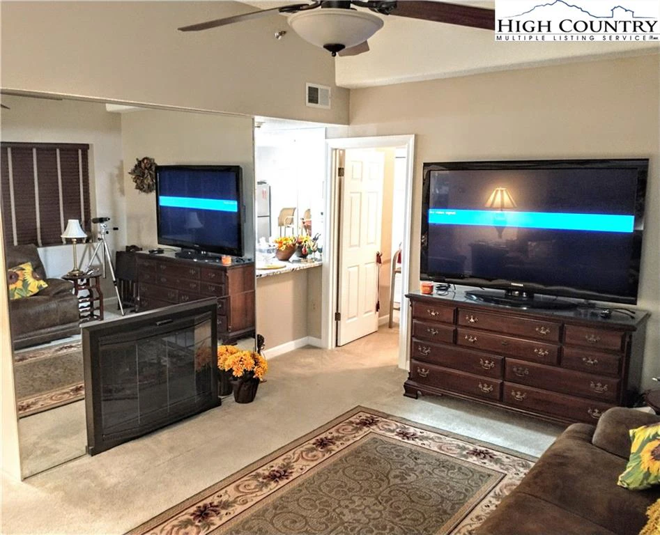 Image number 6 for the current listing