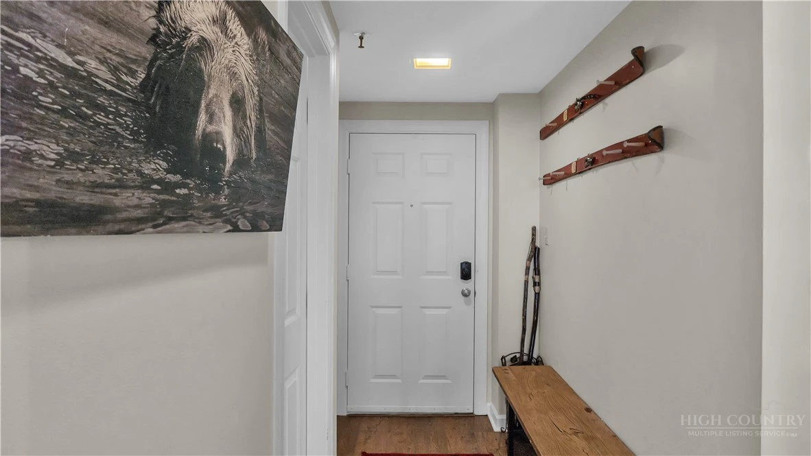 Image number 20 for the current listing
