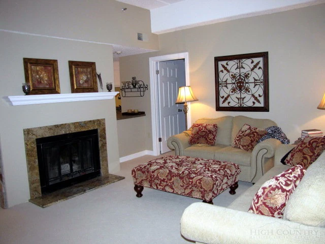 Image number 12 for the current listing