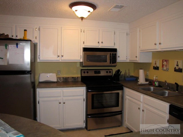 Image number 14 for the current listing