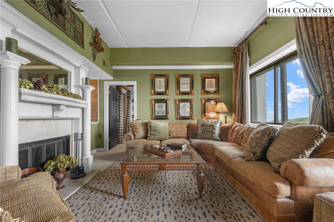 Image number 20 for the current listing
