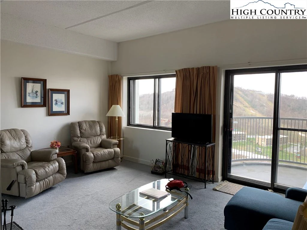 Image number 8 for the current listing