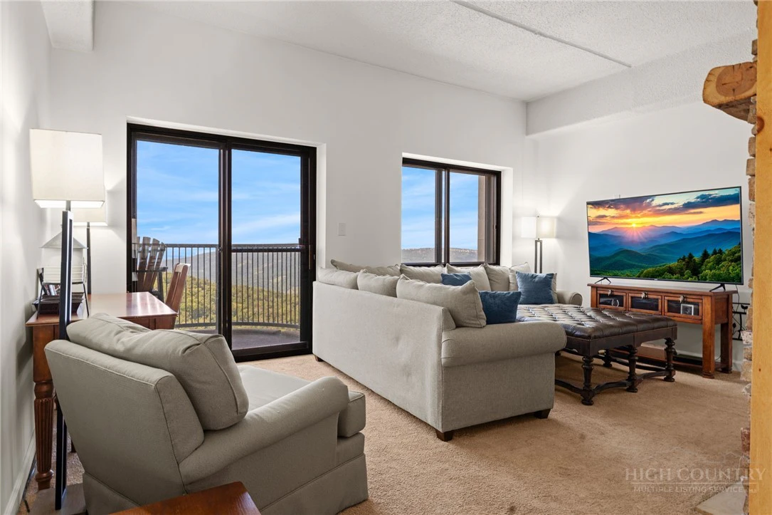 Image number 5 for the current listing