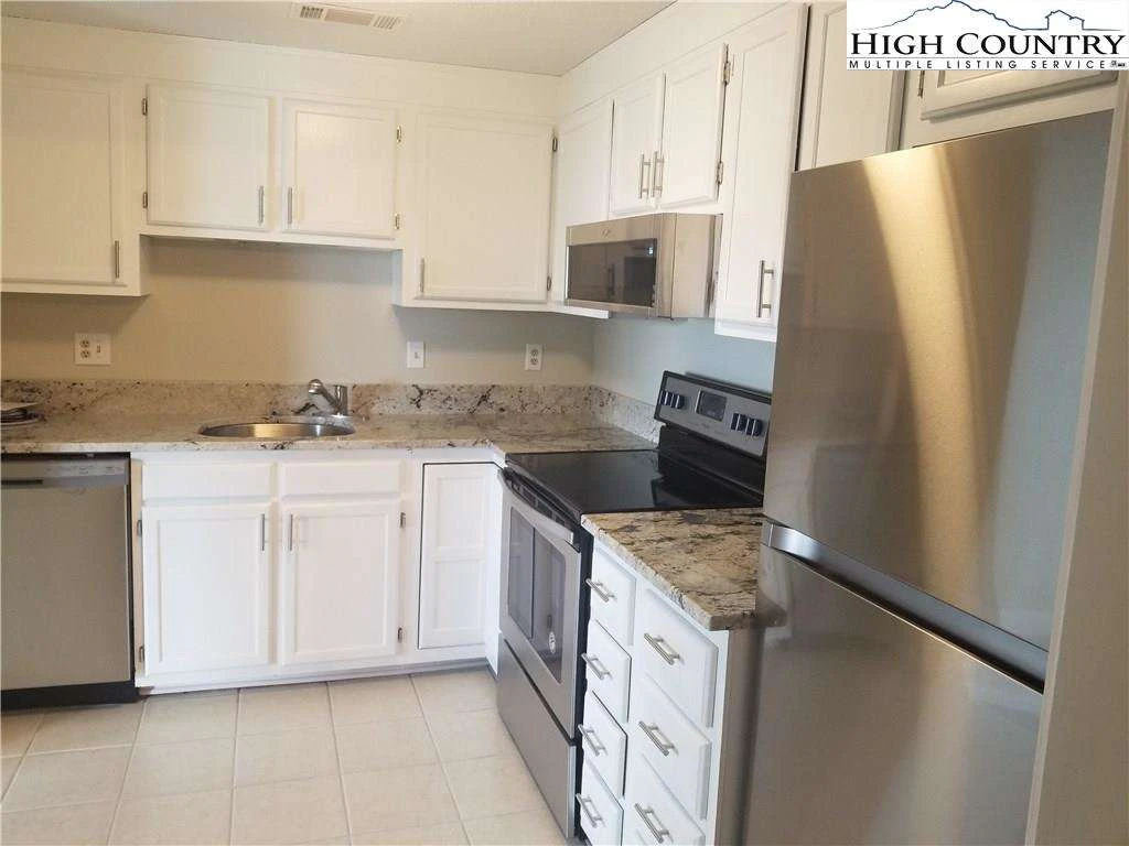 Image number 11 for the current listing