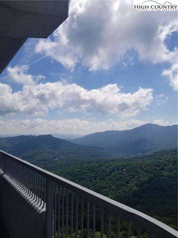 Image number 5 for the current listing