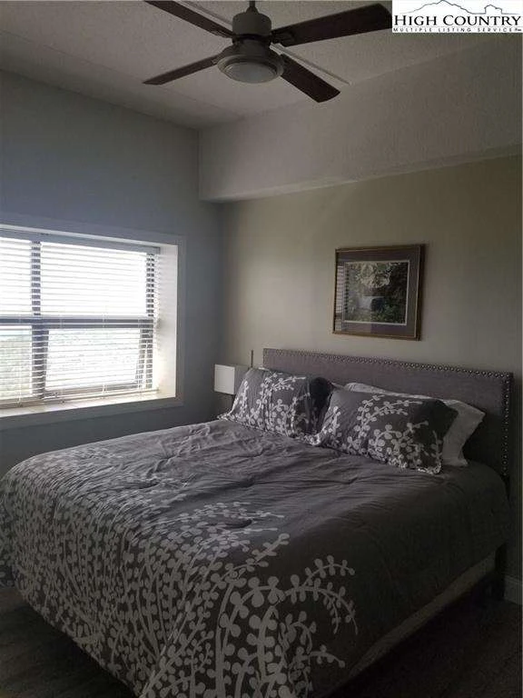 Image number 6 for the current listing
