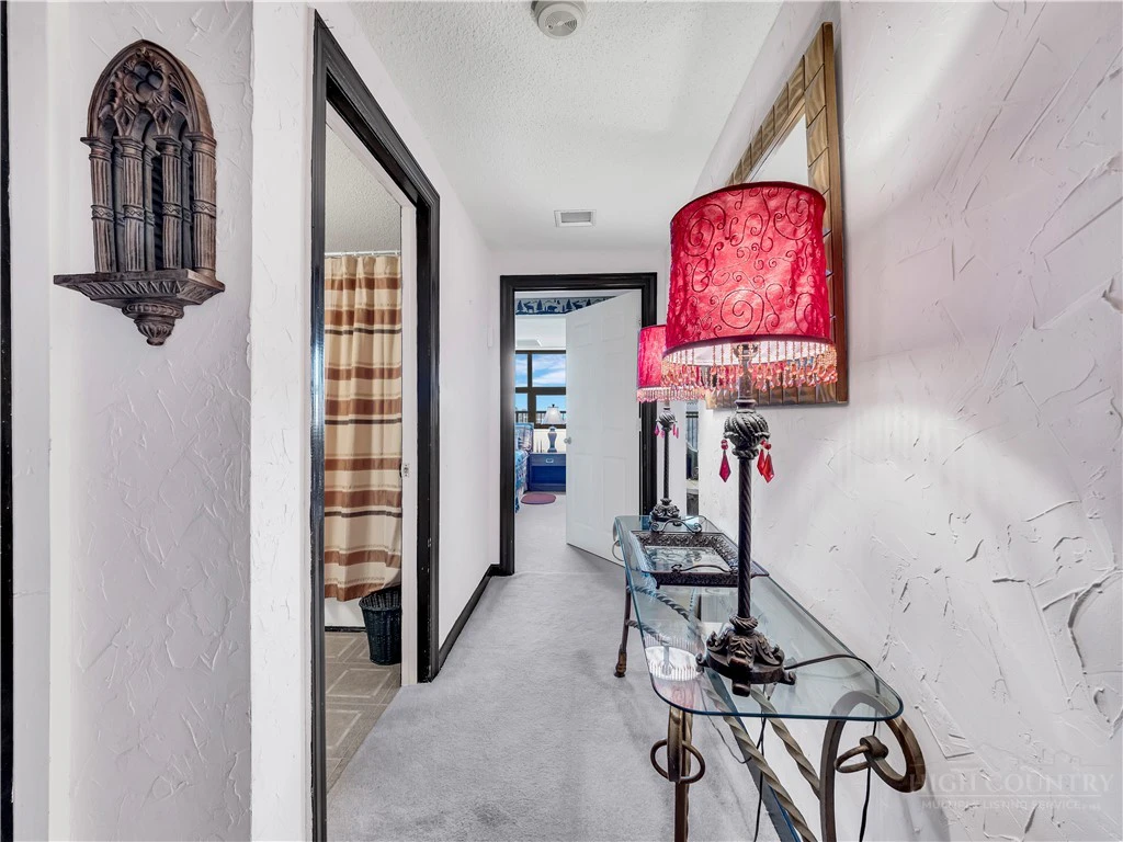 Image number 8 for the current listing