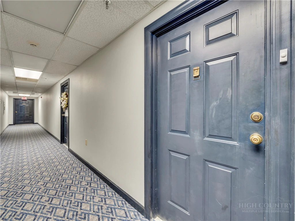 Image number 7 for the current listing