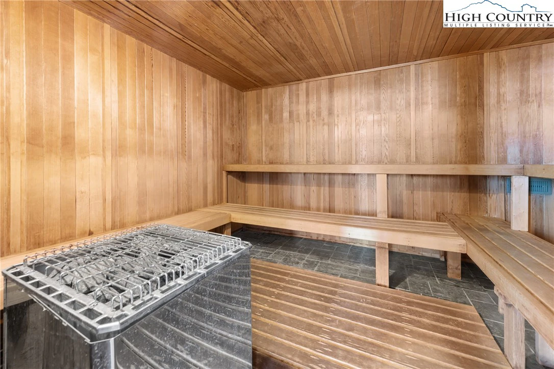 Image number 2 for the current listing
