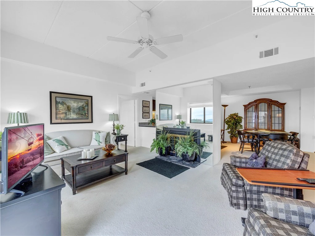 Image number 21 for the current listing