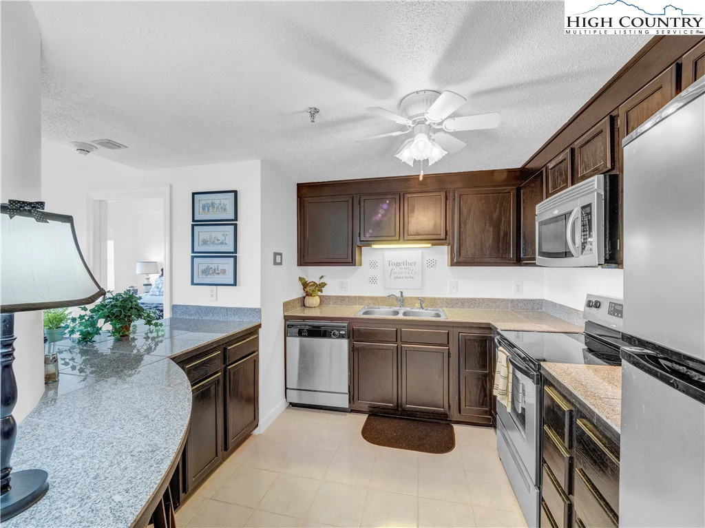 Image number 18 for the current listing