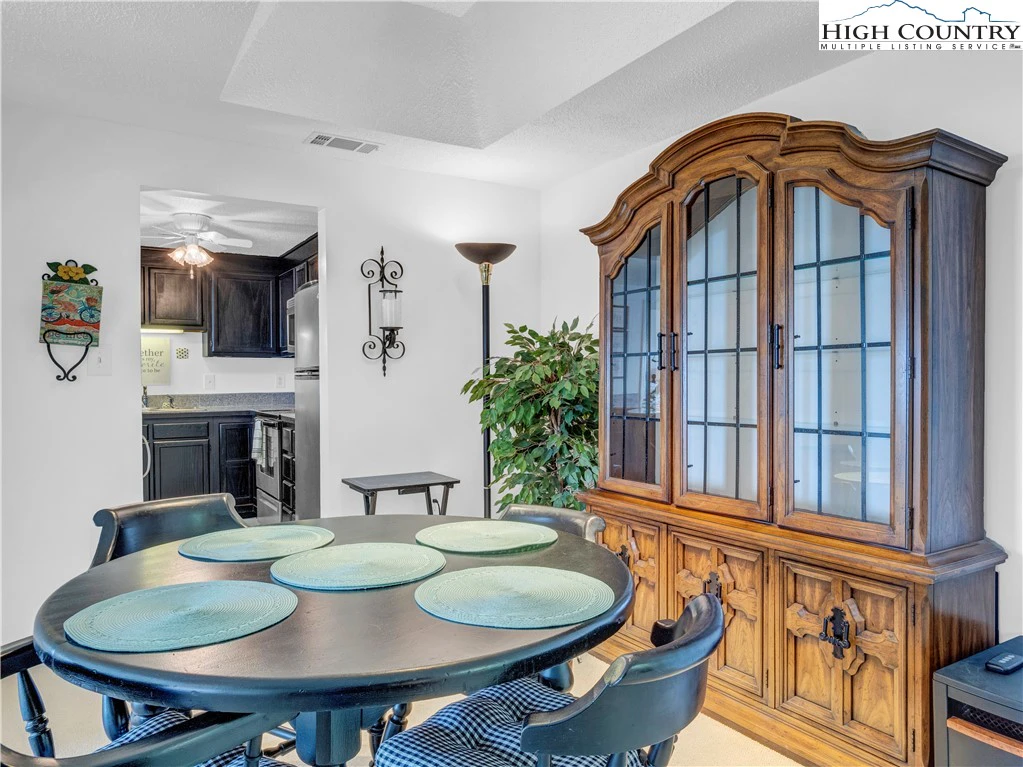 Image number 2 for the current listing
