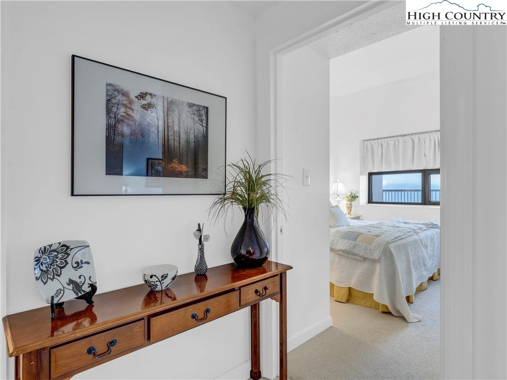 Image number 7 for the current listing