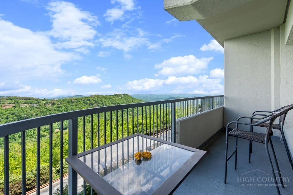 Image number 3 for the current listing