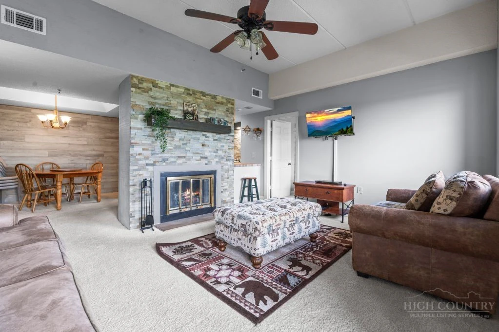 Image number 5 for the current listing
