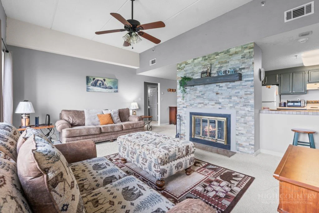 Image number 9 for the current listing
