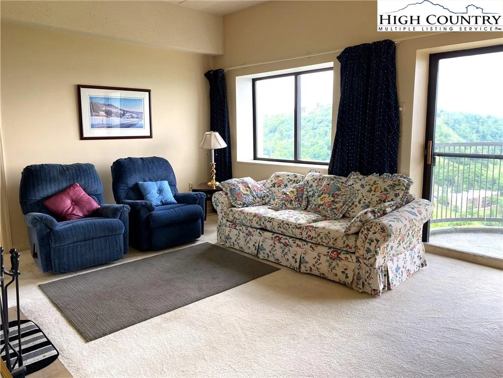 Image number 20 for the current listing