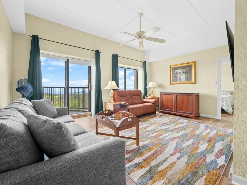 Image number 11 for the current listing