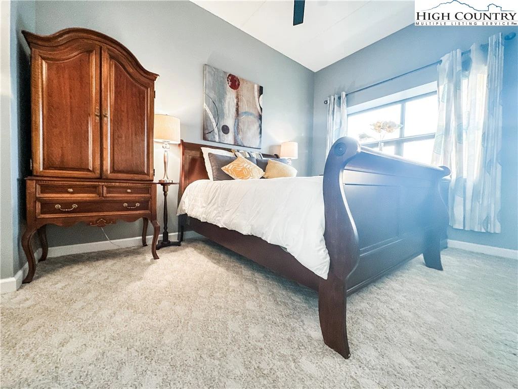 Image number 11 for the current listing
