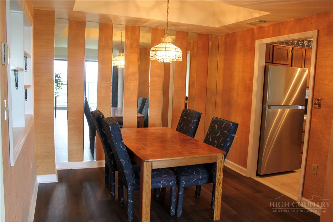 Image number 7 for the current listing