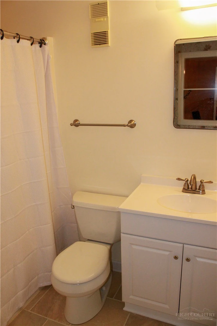 Image number 14 for the current listing