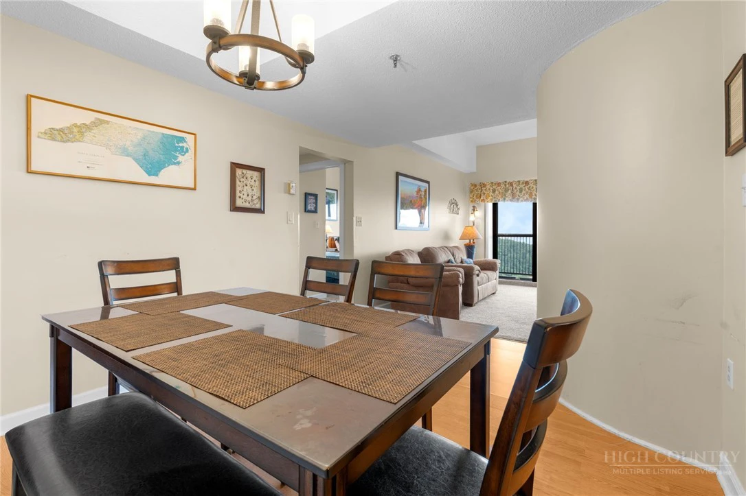 Image number 8 for the current listing