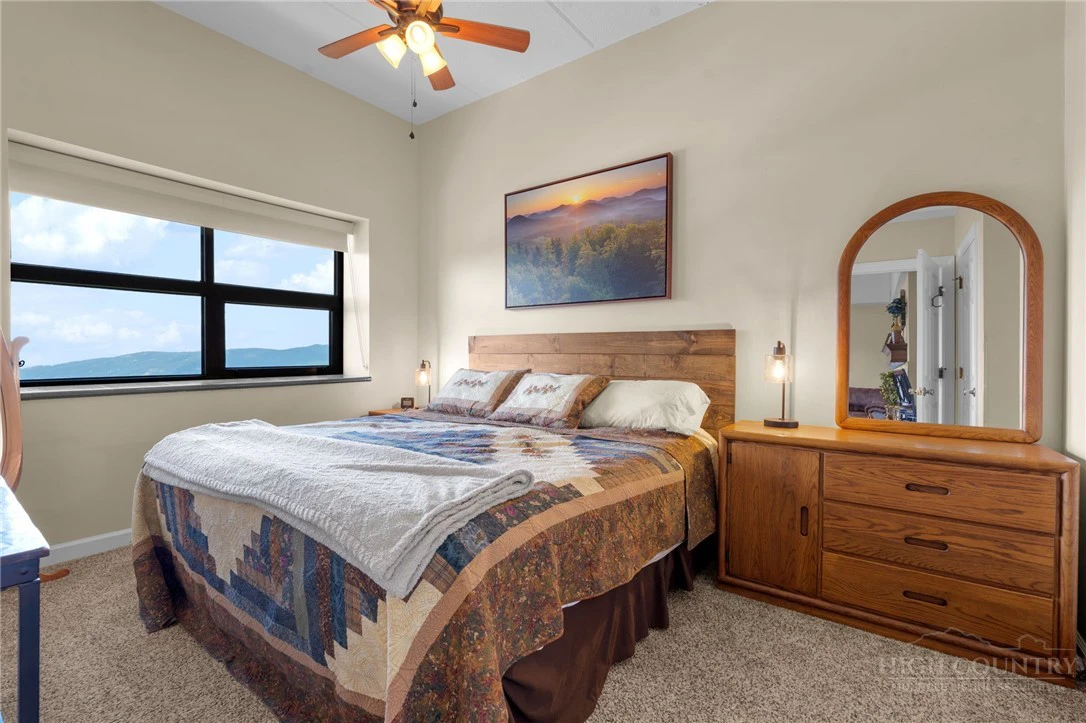 Image number 13 for the current listing