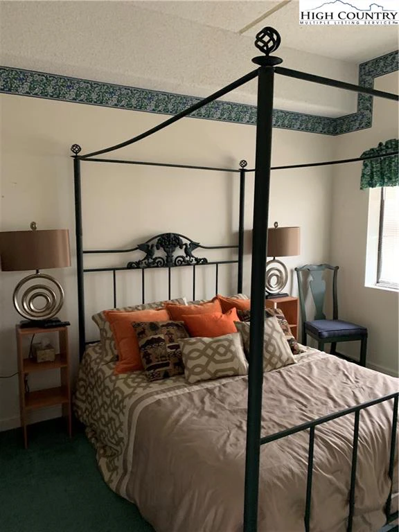 Image number 11 for the current listing