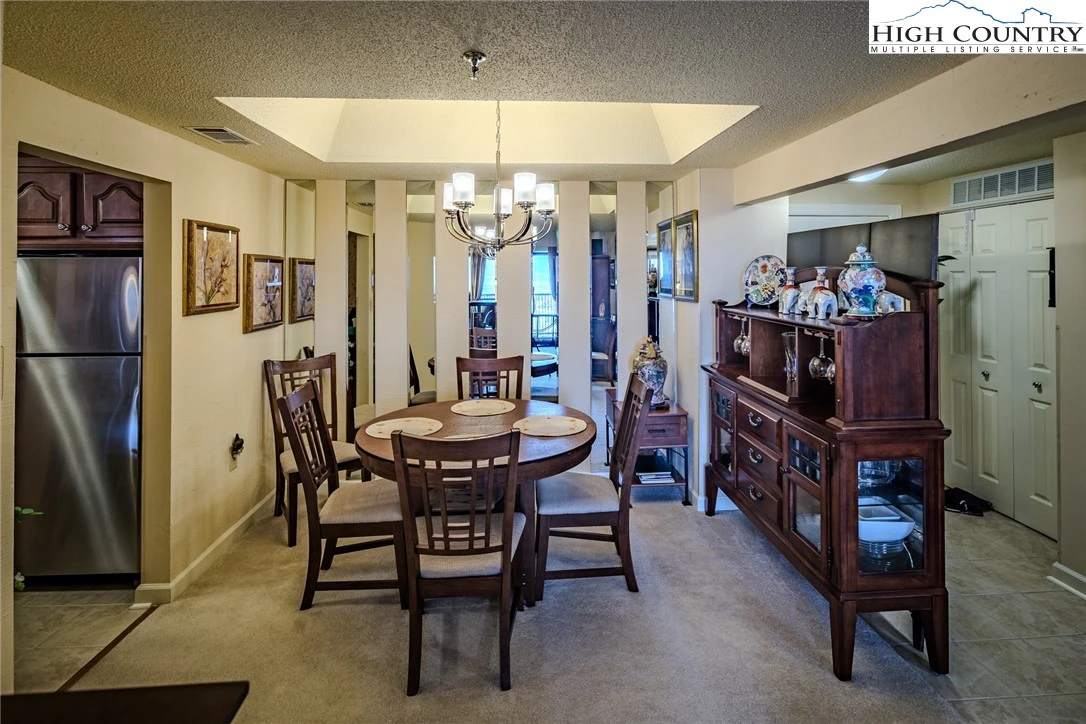 Image number 13 for the current listing
