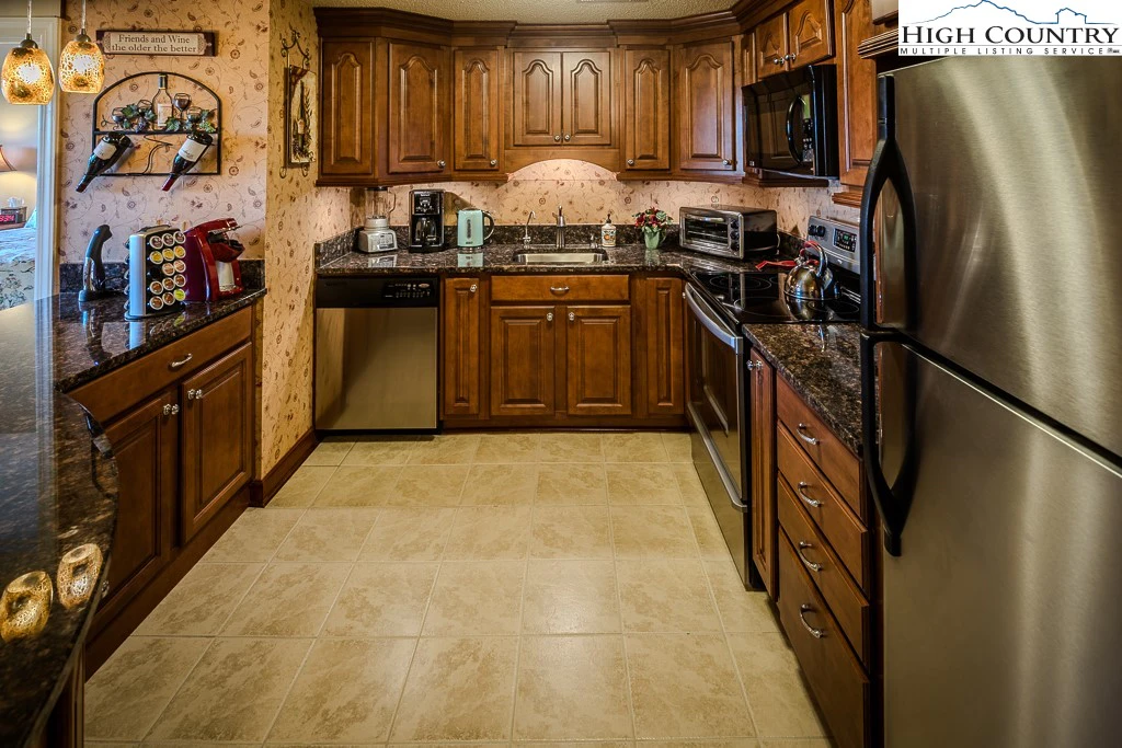 Image number 2 for the current listing