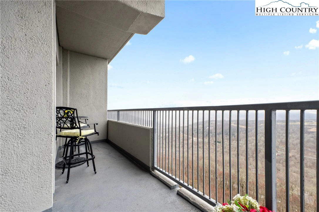 Image number 6 for the current listing