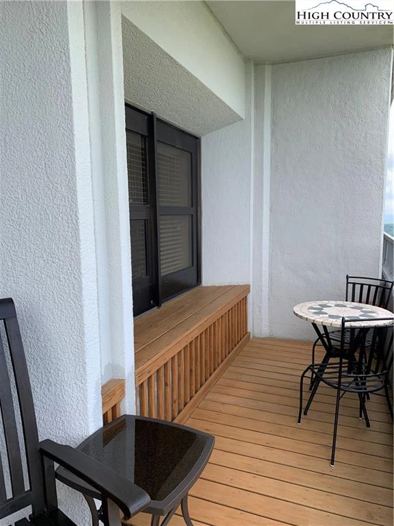 Image number 8 for the current listing