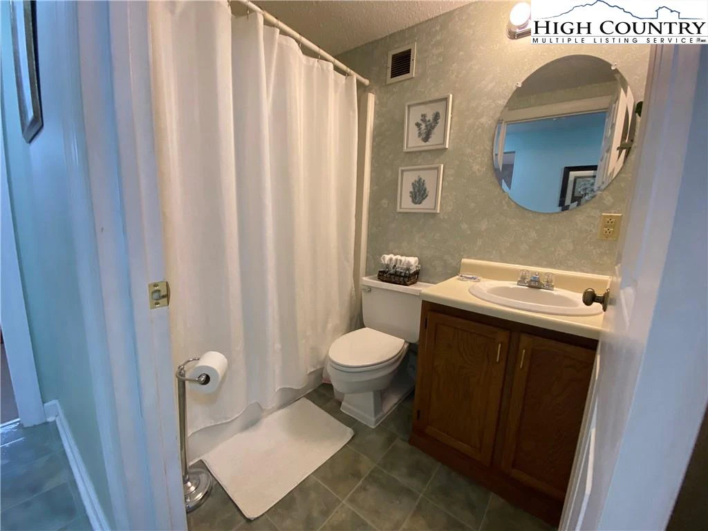 Image number 8 for the current listing