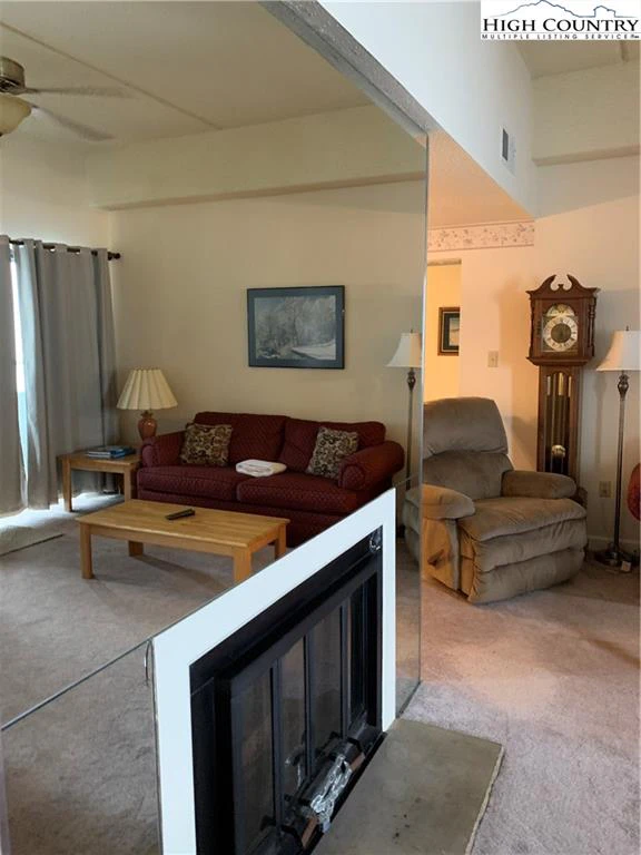 Image number 15 for the current listing