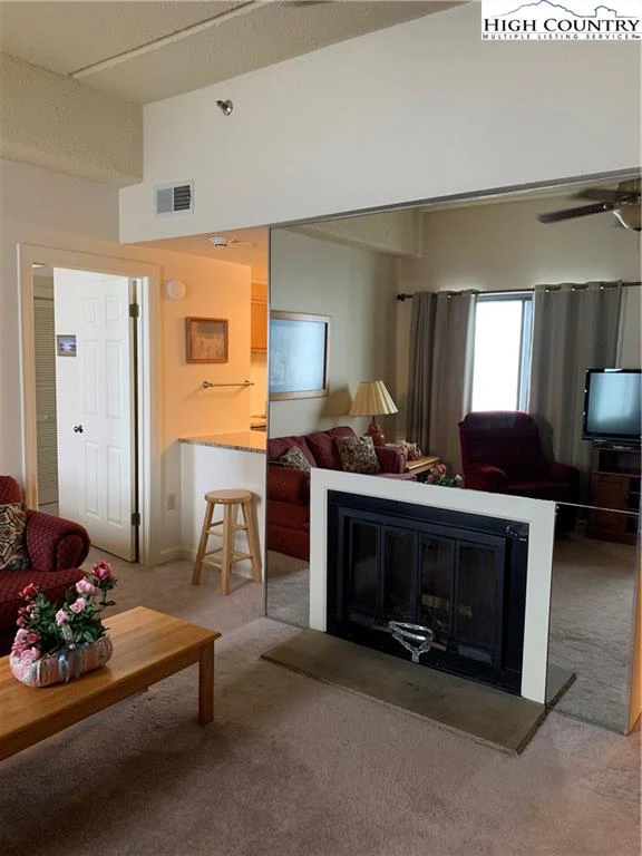 Image number 16 for the current listing