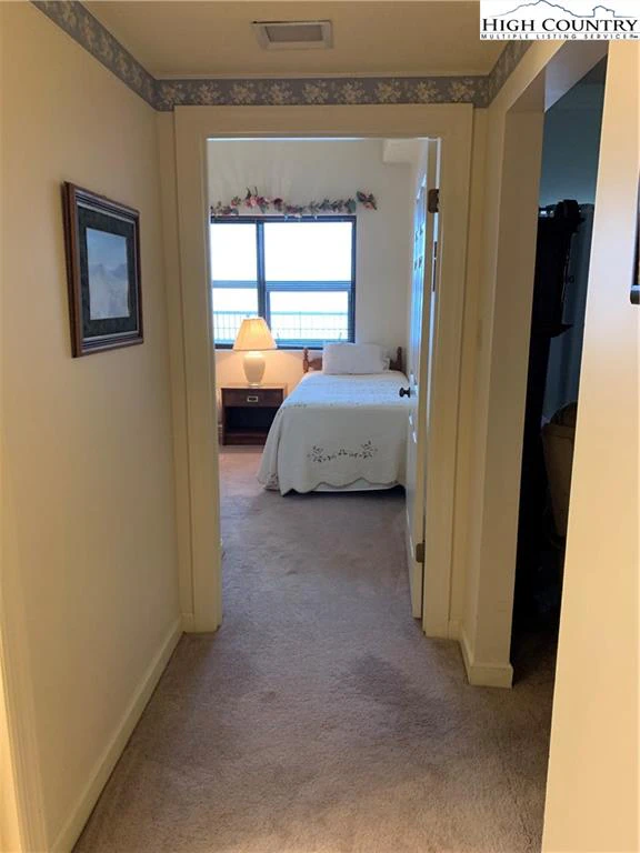 Image number 3 for the current listing