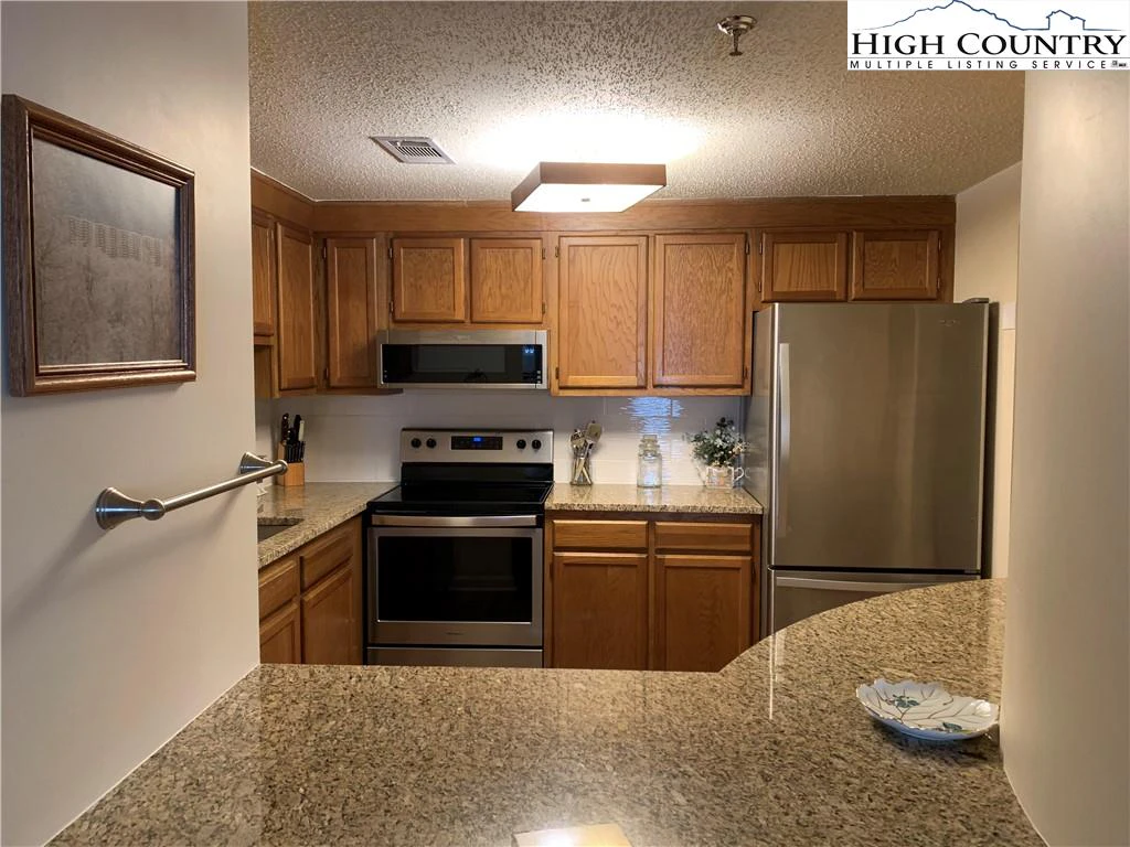 Image number 7 for the current listing