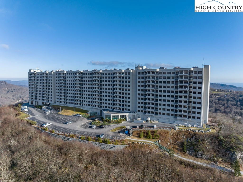 Image number 3 for the current listing