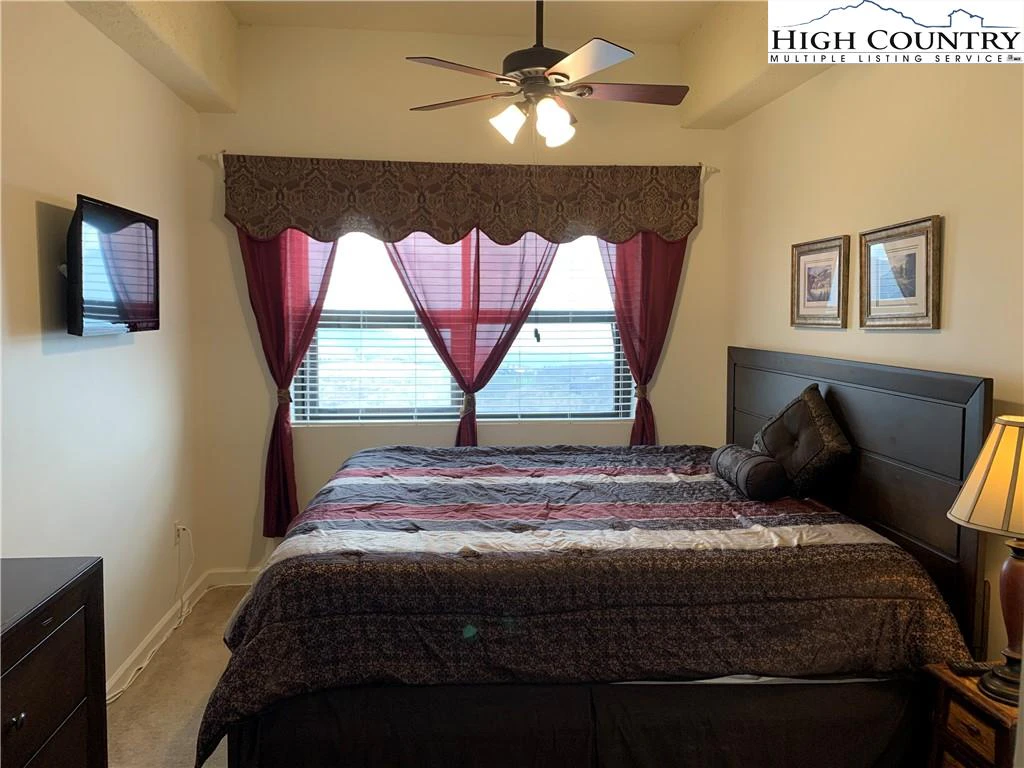 Image number 6 for the current listing