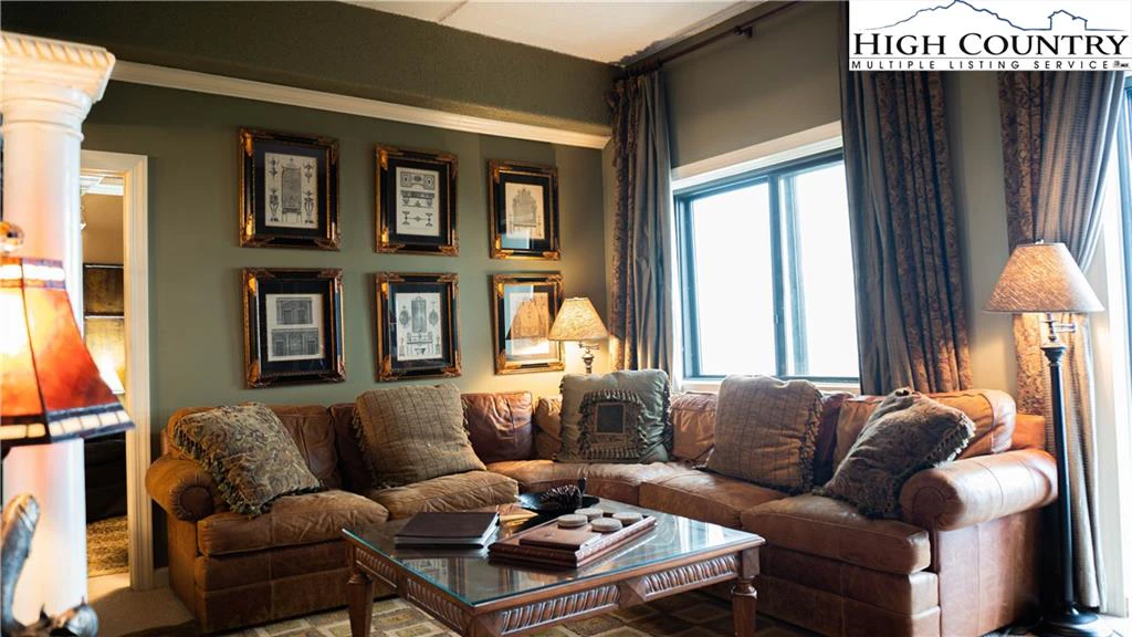 Image number 1 for the current listing