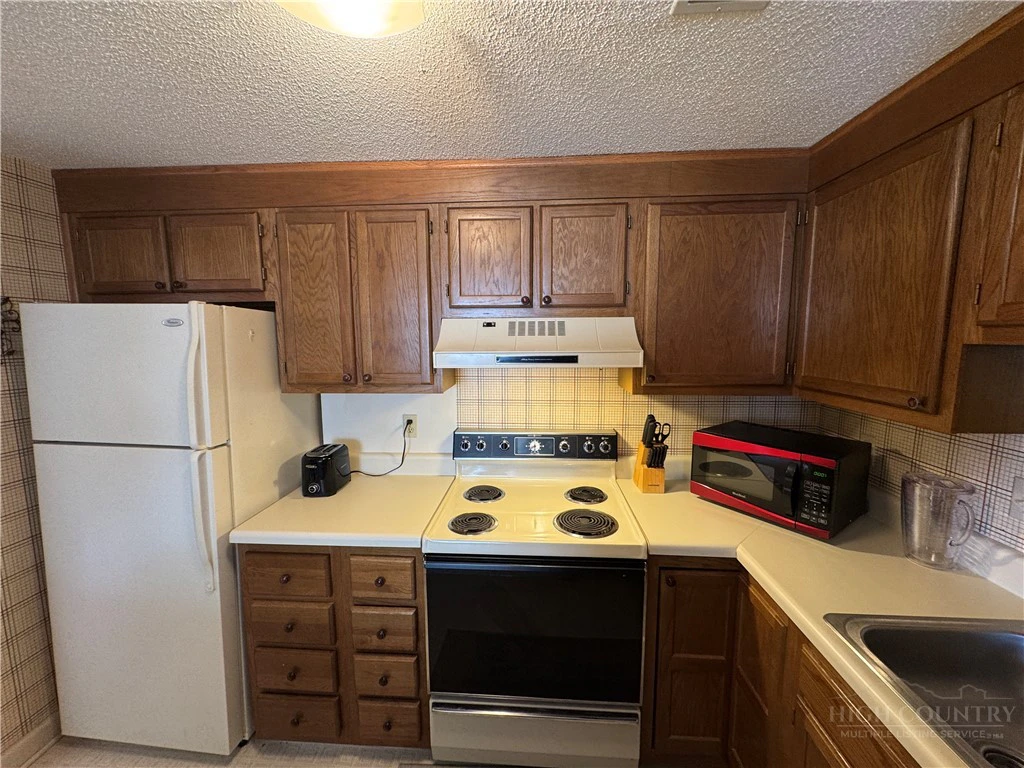 Image number 20 for the current listing