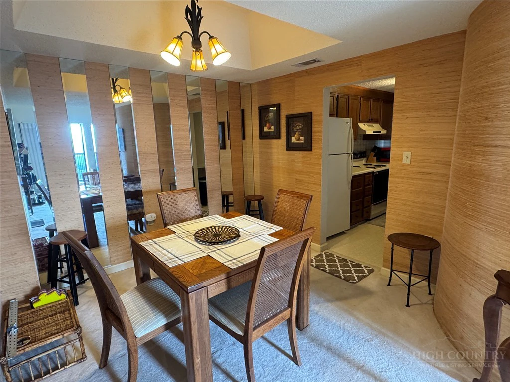 Image number 16 for the current listing