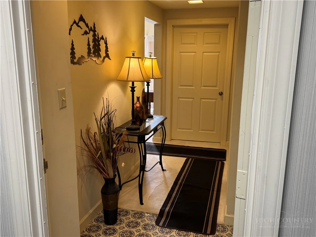 Image number 2 for the current listing