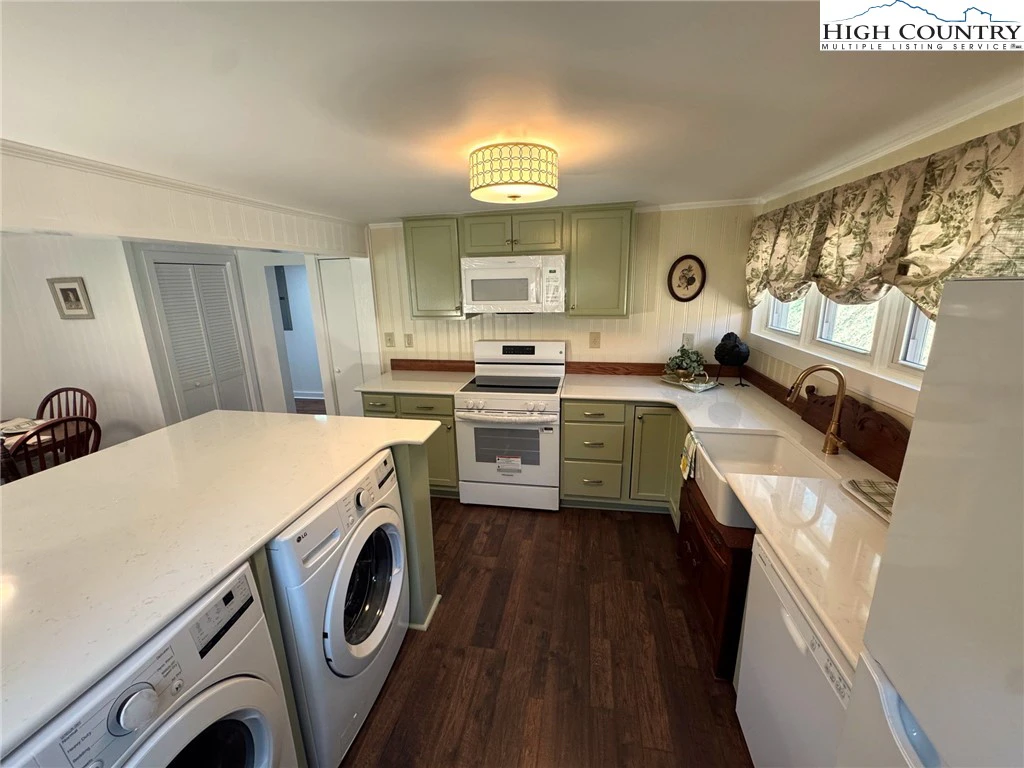Image number 6 for the current listing