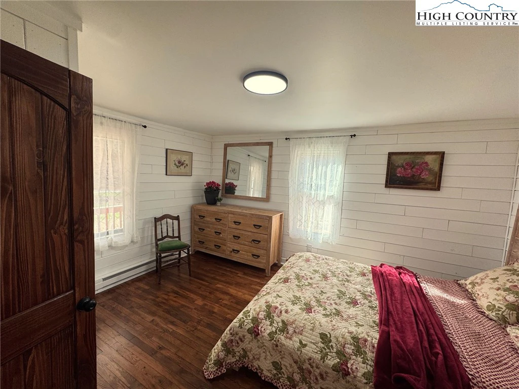 Image number 10 for the current listing