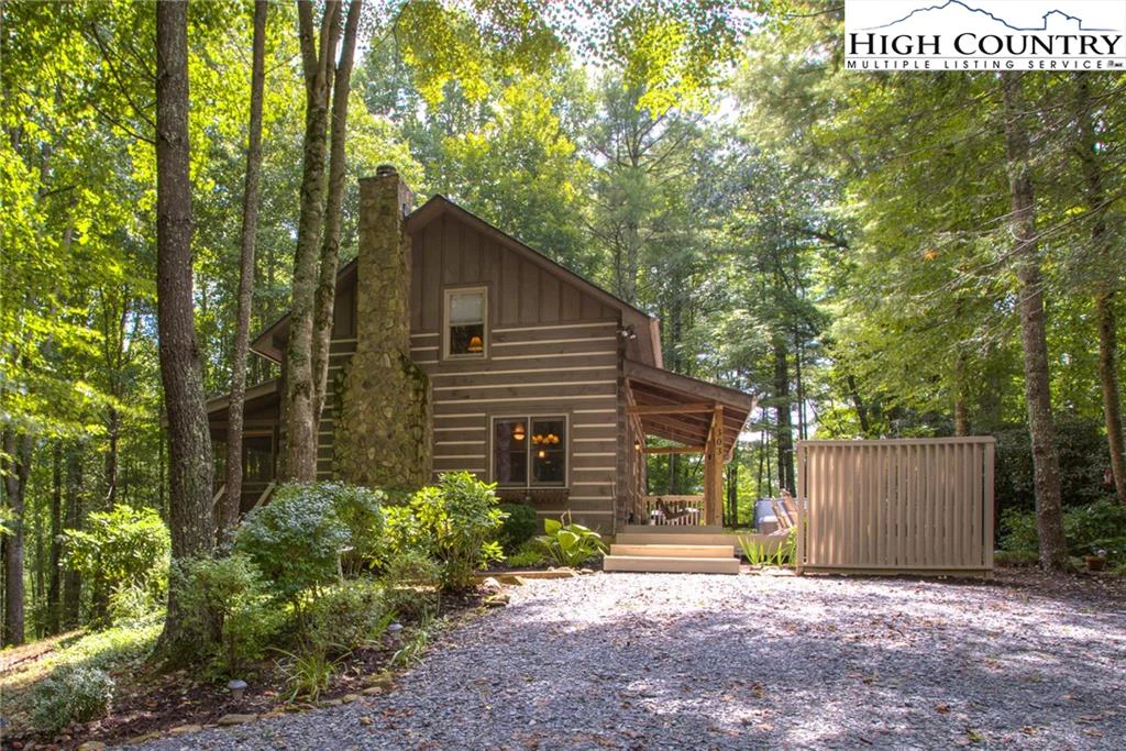 Image number 1 for the current listing