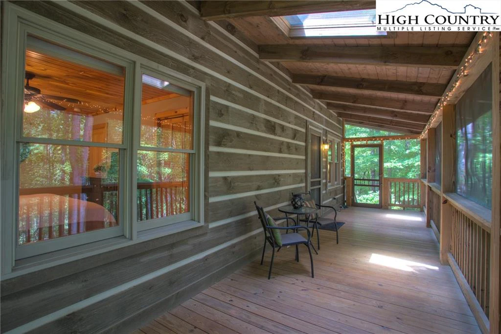 Image number 7 for the current listing