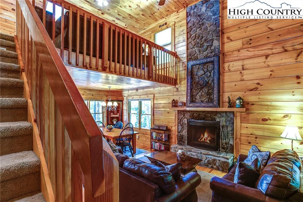 Image number 8 for the current listing
