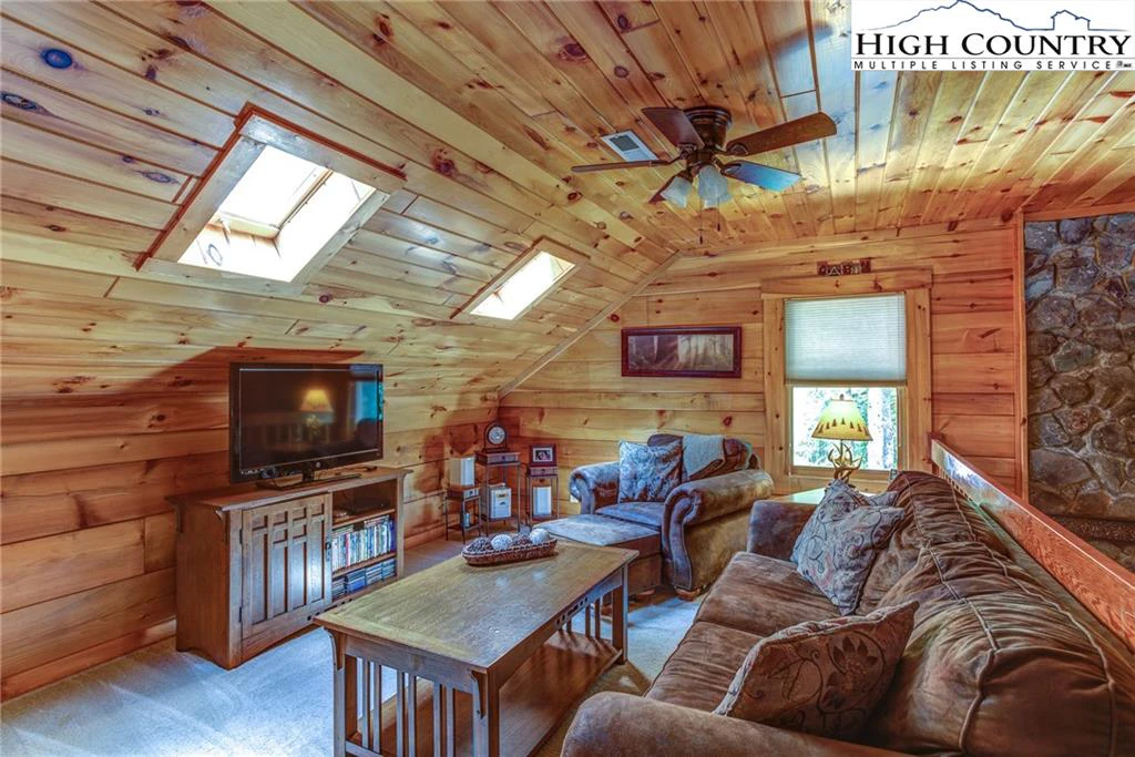 Image number 10 for the current listing